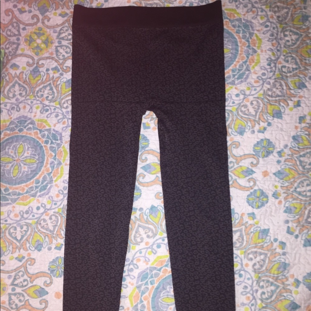 COPY - 😎🔥5/$20🔥 M/L Black and Grey Leopard Leggings😎